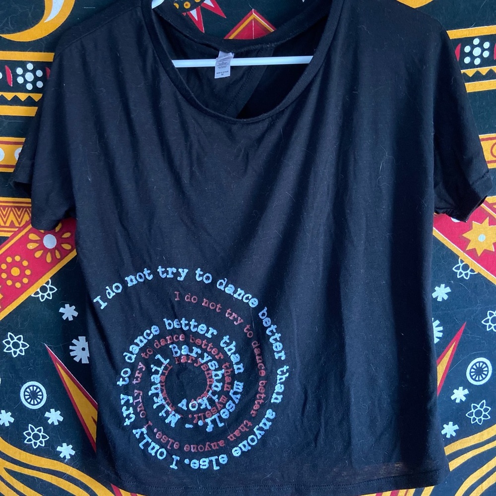 Black Bella Opened-Back T-shirt